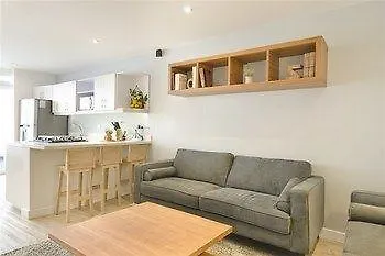 Oasis Suites Medellín 4*,