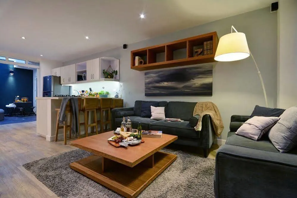 Oasis Suites Medellín Szálloda