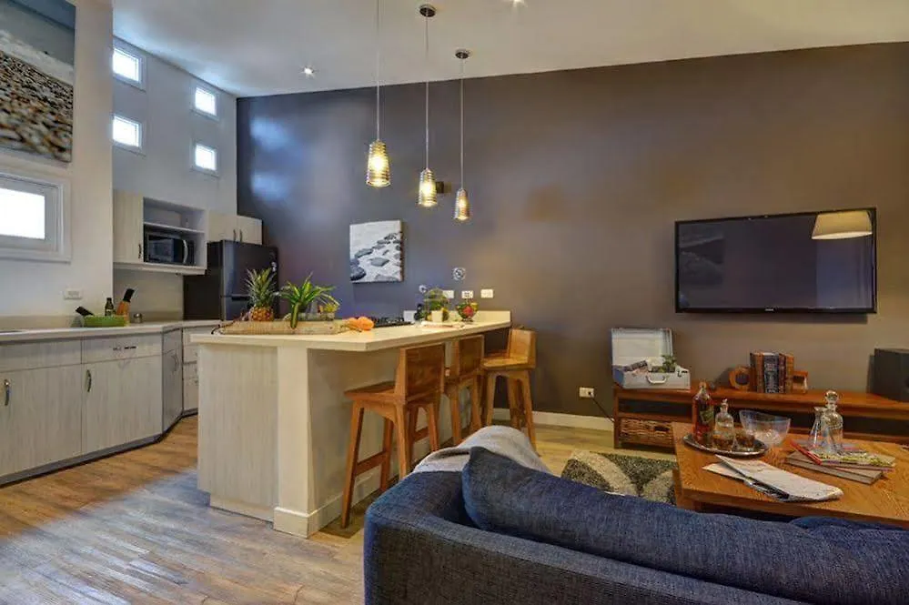 **** Szálloda Oasis Suites Medellín Kolumbia