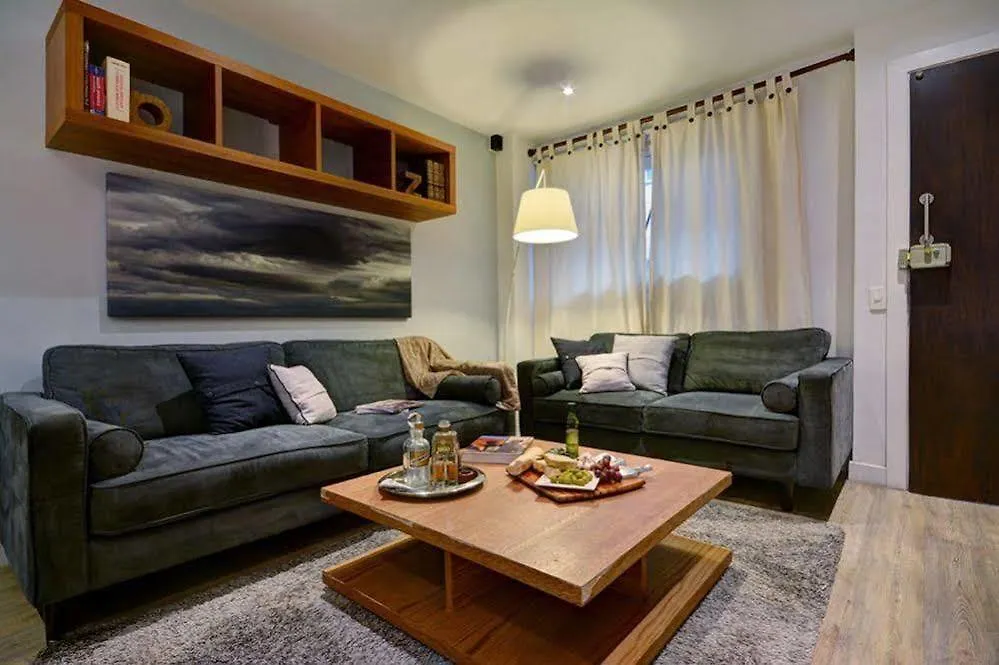 **** Szálloda Oasis Suites Medellín Kolumbia